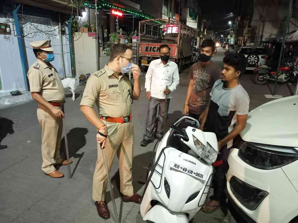 Nagpur Zone III DCP Lohit Matani with his team during foot patrolling ?


